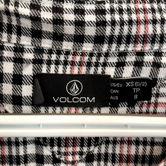 Volcom Women's Junior's Fad Friend Drop Shoulder Button Up Shirt - Picture 6 of 8